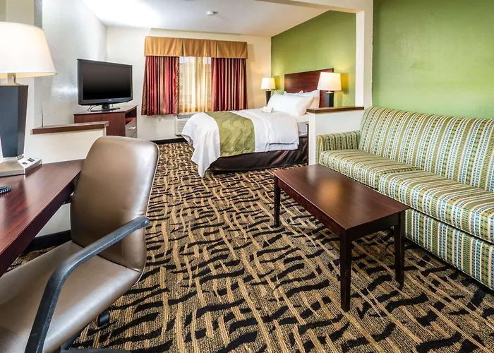 Quality & East Hotel Danville