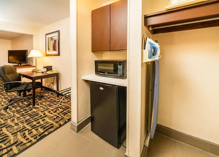 Quality & East Hotel