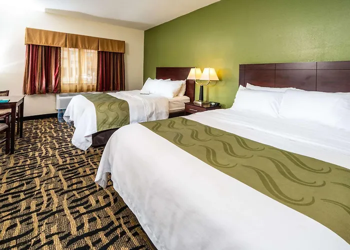 Hotel Quality & East