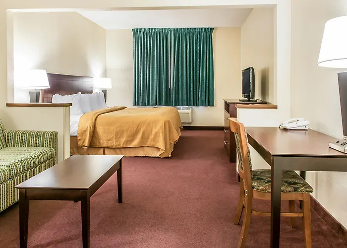Hotel Quality & East Danville