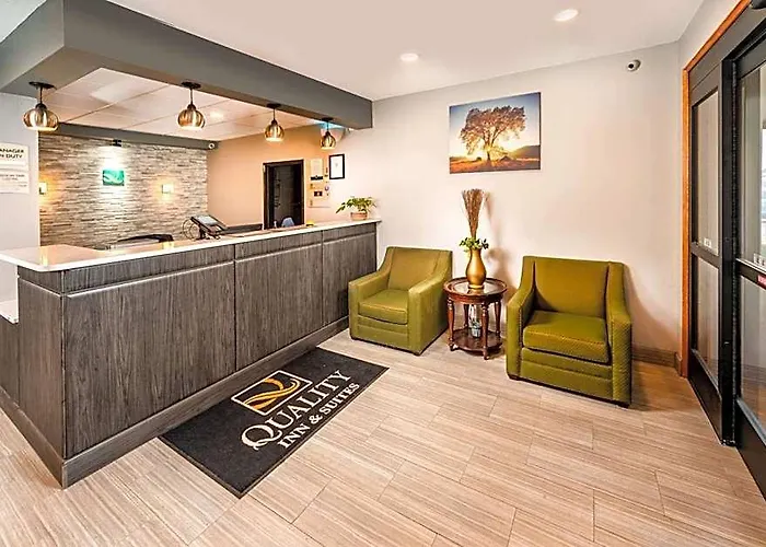 Hotel Quality & East Danville