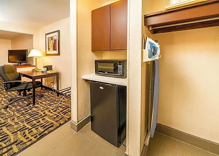 Quality & East Hotel Danville