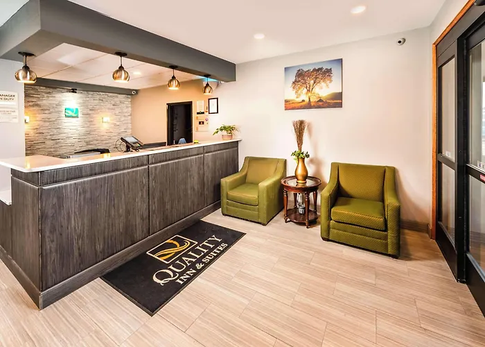 Hotel Quality & East Danville