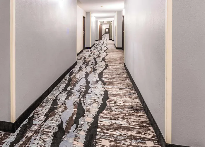 Quality & East Hotel Danville