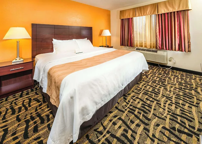 Quality & East Hotel Danville